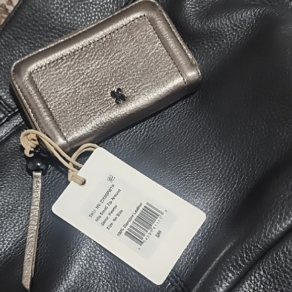 ~HOBO~Metallic Silver Wallet - Picture 3 of 4